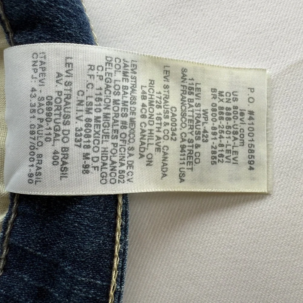 Levis‎ Straight Leg Jeans Medium Wash Blue Denim 32x33 Mid Rise Classic Casual